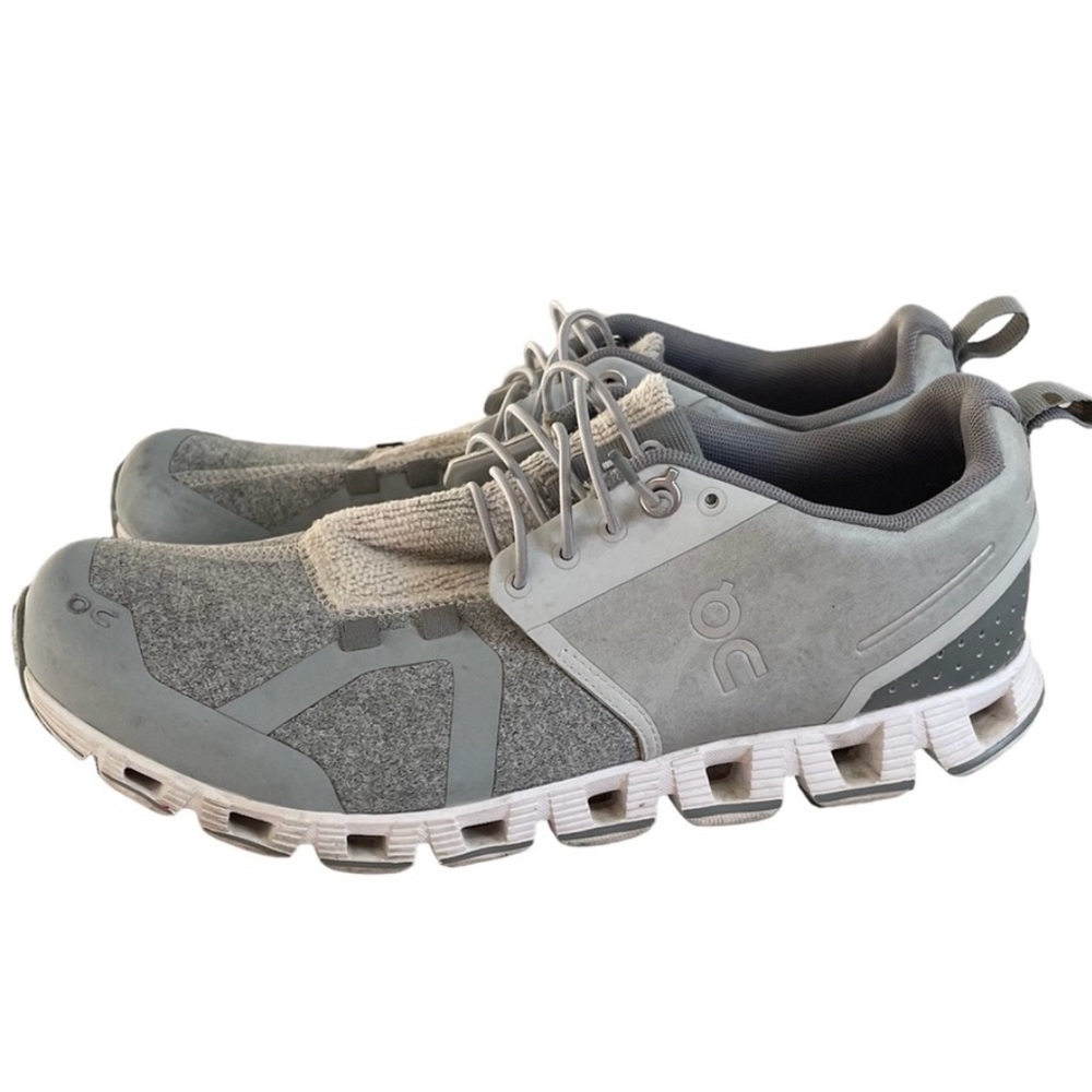 On Running Women’s Cloud Terry Pull-On Sneakers in Silver & Gray Women’s SZ 8.5